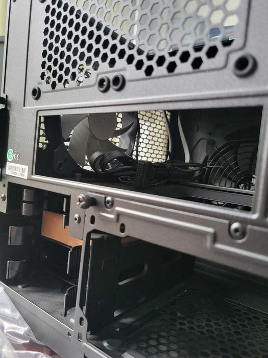 Carcasa PC Obsedian series 250D Mini ITX