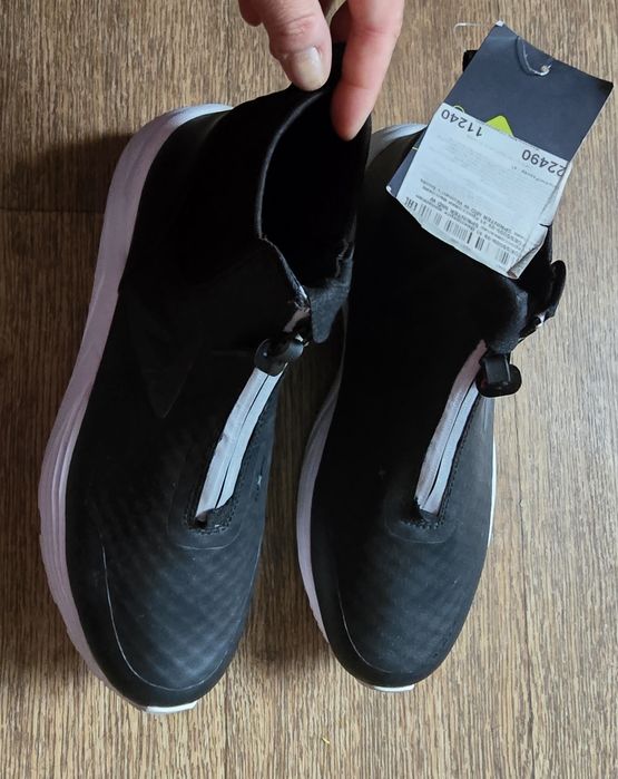 Кроссовки Demix, рр 41 ,10000т