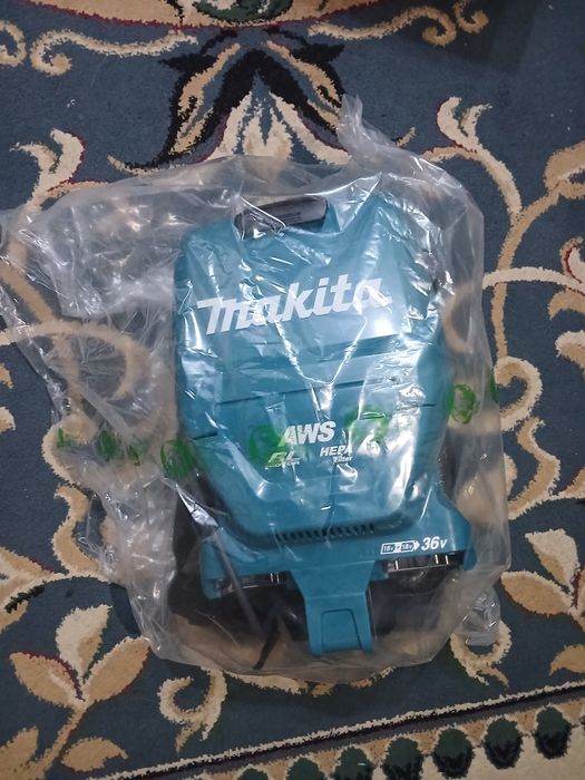 Makita cordless backpack vacuum cleaner