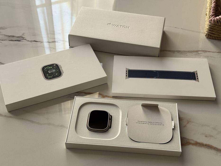 Apple Watch Ultra 3, GPS + Cellular, Natural Titanium 49mm, Blue/Bright Blue Trail Loop, ca si nou! (Baterie 100%) Garantie Apple 1 an!