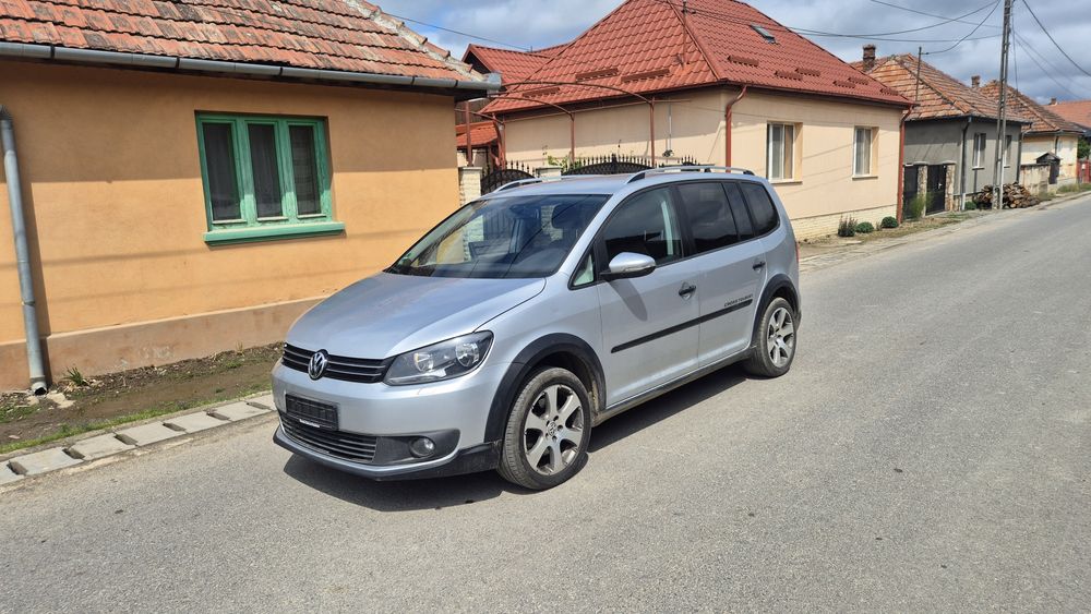 Volkswagen Cross Touran 7 loc