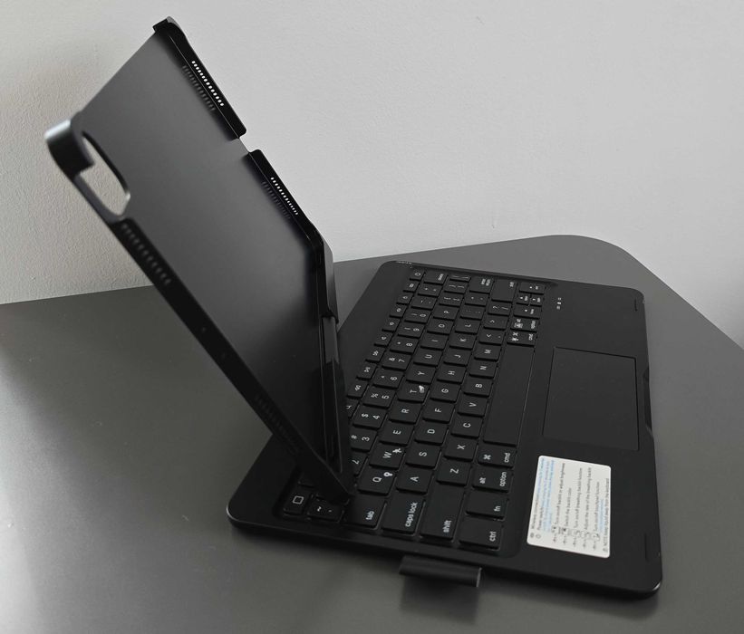 Husa cu tastatura iPad 10.9 inch 2022 / iPad 11 inch 2025, Negru