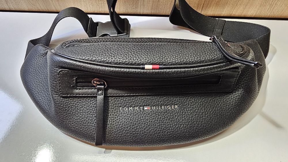 Чанта за кръст на Tommy Hilfiger