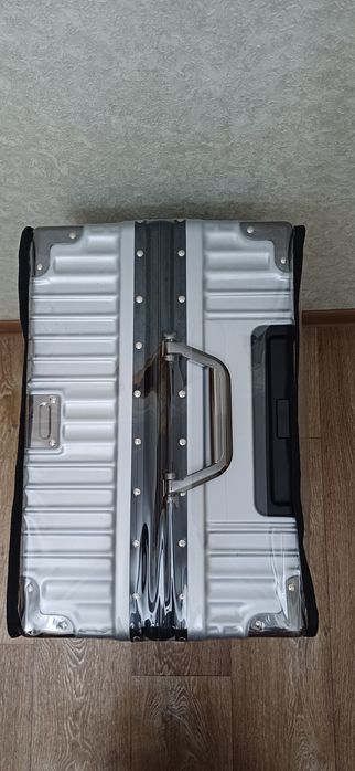 Чемодан новый+чехол