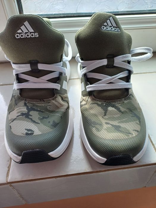 Маратонки Адидас 36,5