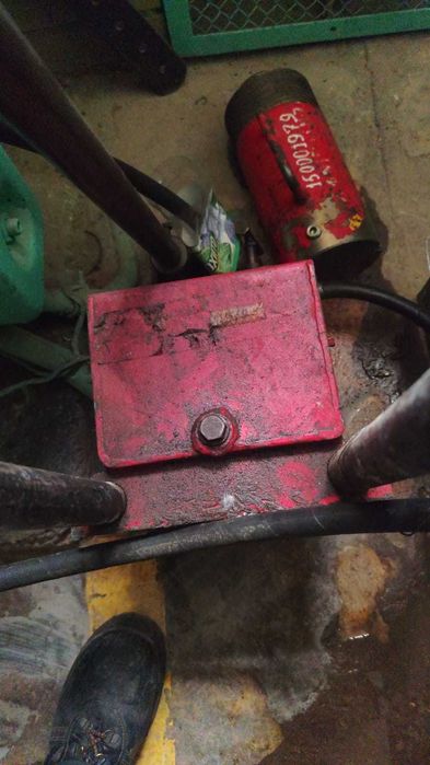 Домкраты б/у   .