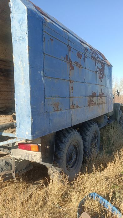 продам ЗИЛ 131 с будкой