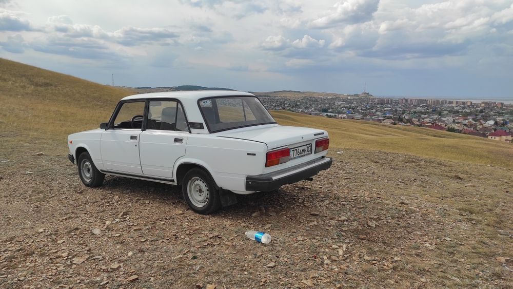 Жигули ваз 2107.