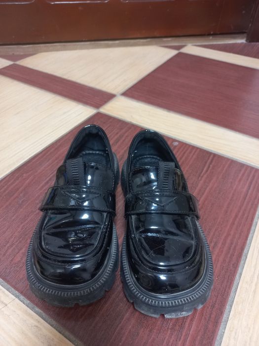 Лоферы для девочки 28размер в отличном состоянии