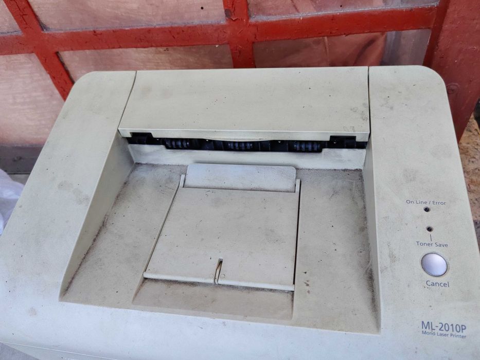 Продавам лазерен принтер Samsung