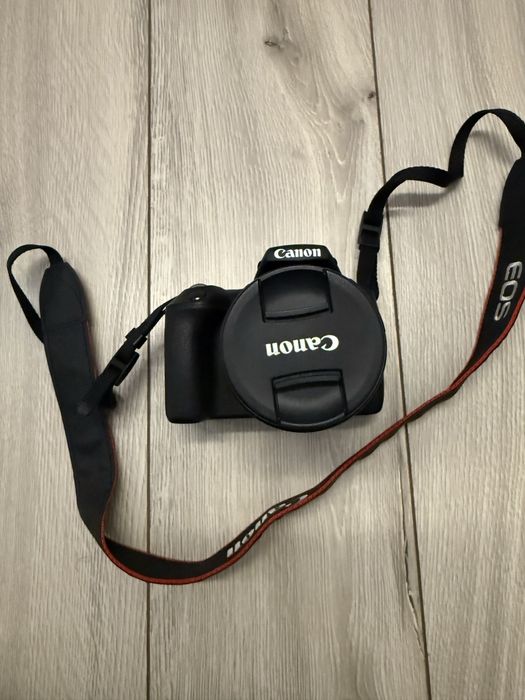 Canon EOS 250D Kit cu Obiectiv EF-S 18-55mm DC Negru