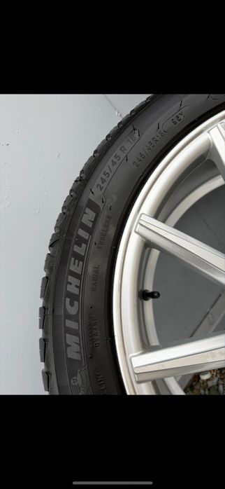 Roti complete R18 cu anvelope Michelin