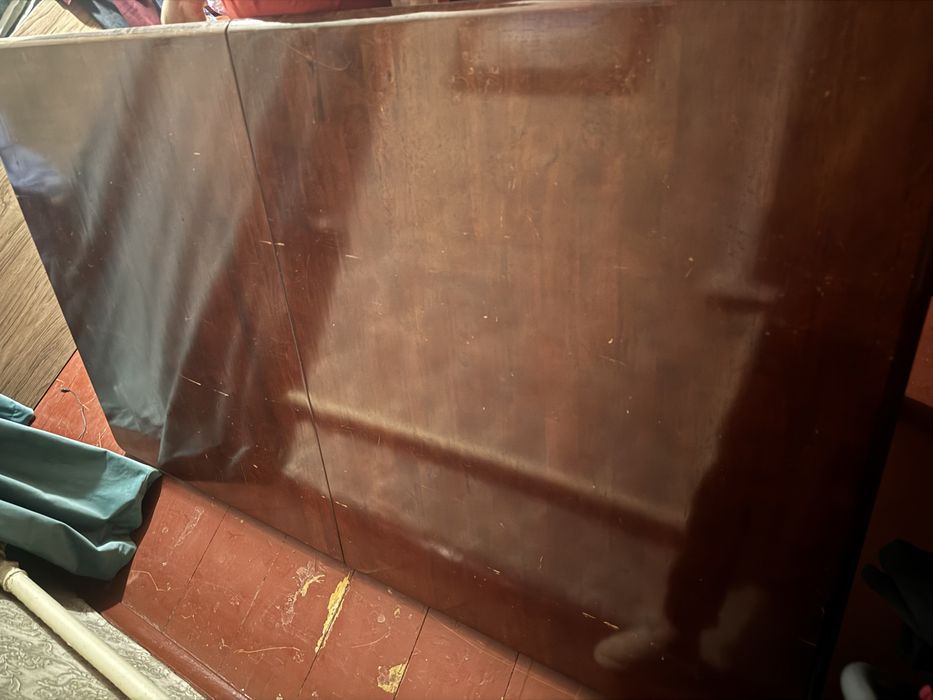 Стол даром срочно