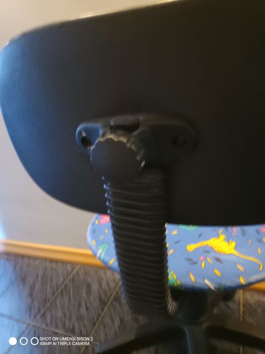 Детско столче на динозаври