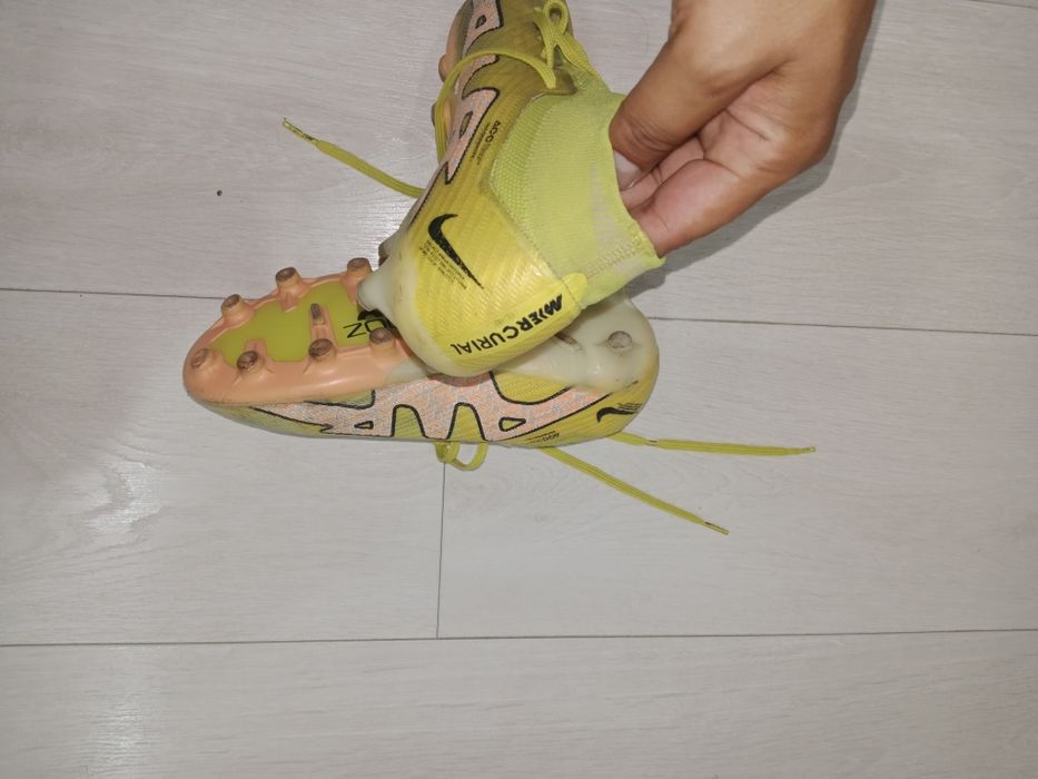 Продам бутсы NIKE airzoom