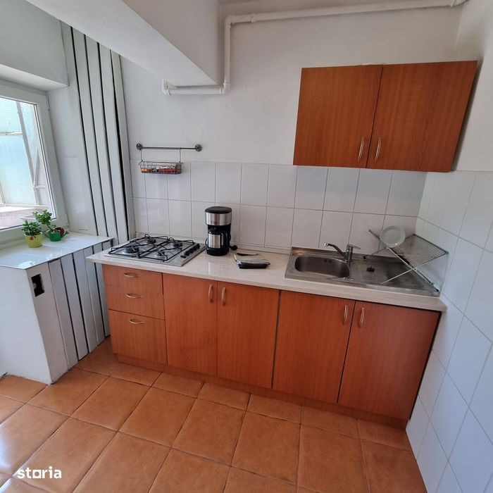 Unirii colt cu Lucian Blaga, ap 2 camere, spatios 65 mp , 3 balcoane