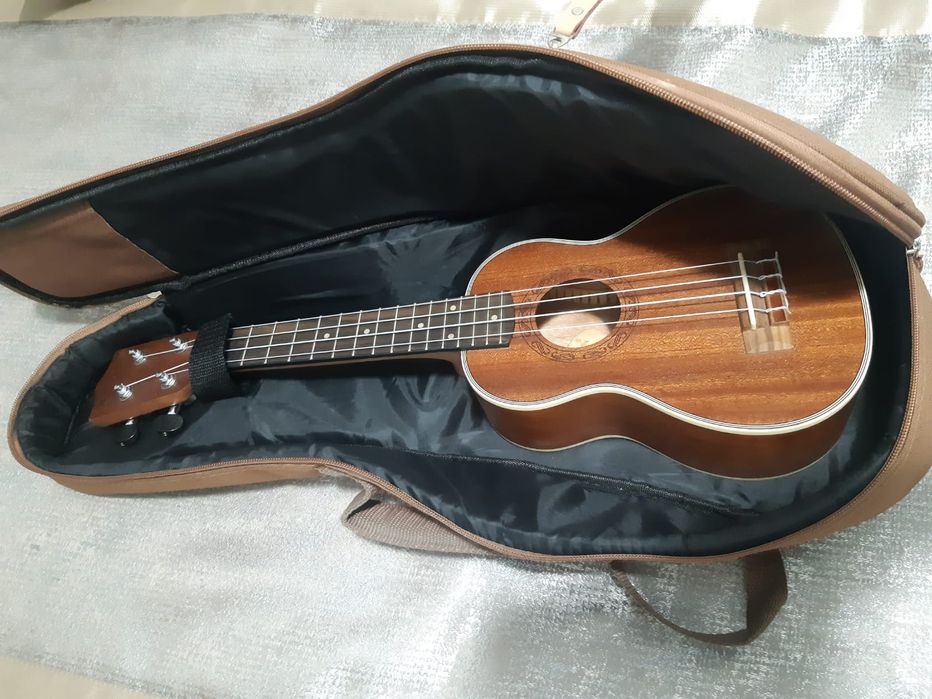 Продается Укулеле