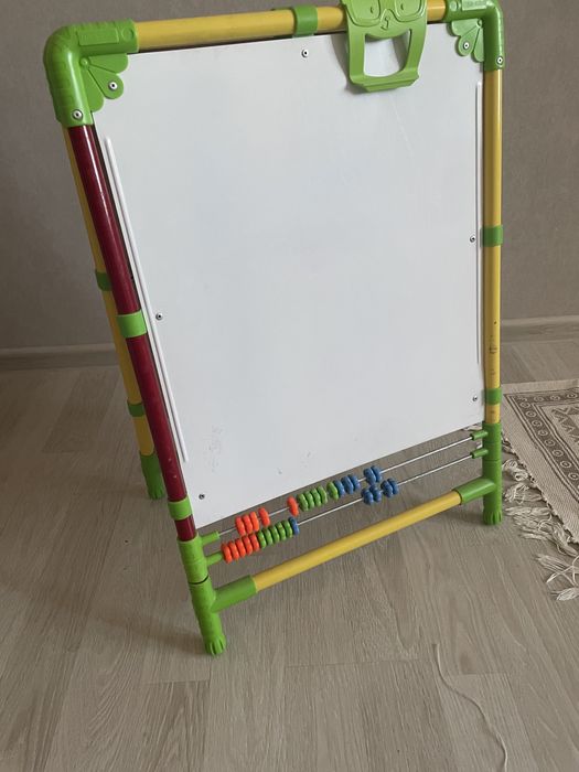 Для детей мольберт