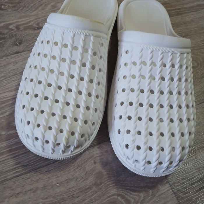 Продам медицинскую обувь