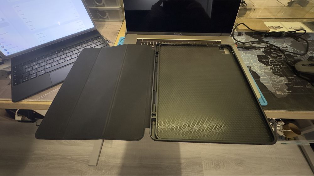 Ipad Pro 128 Gb Wifi + Cell 12.9 5th gen cu tastatura si extra case