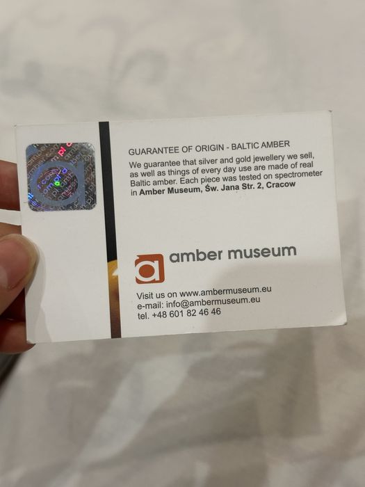 Сребърна гривна с камъни кехлибар