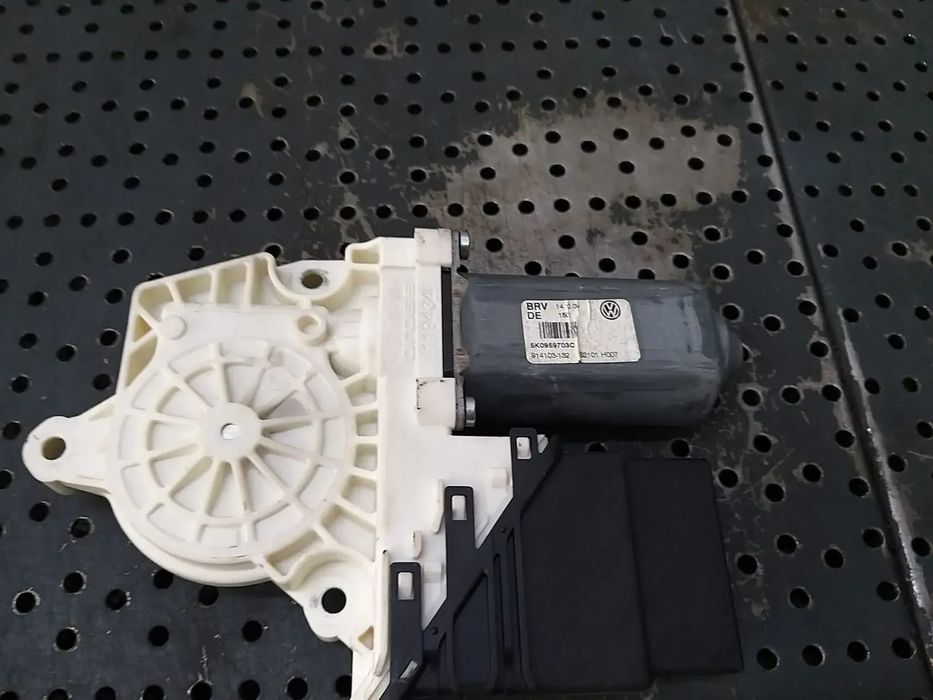Motoras macara stanga spate vw golf 6 5k 997755102 7746005902 5k0959703c 914103132 5k0959794