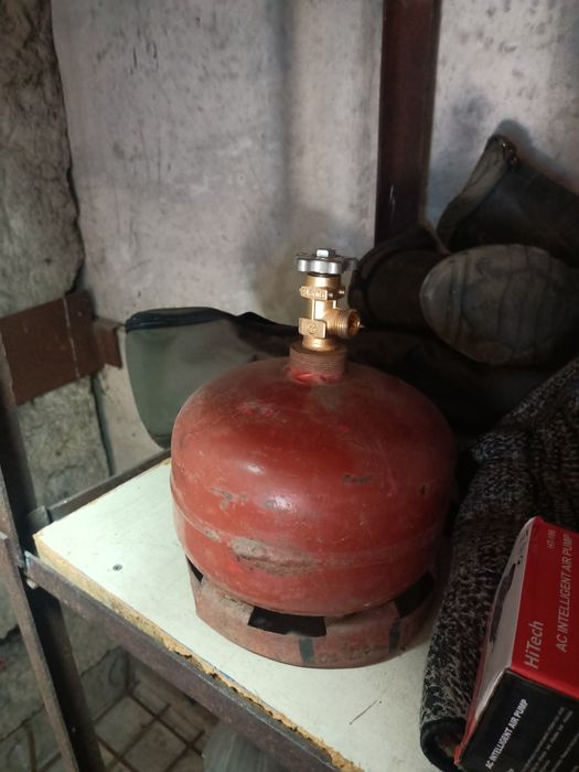 Продам газовый баллон 5 литров