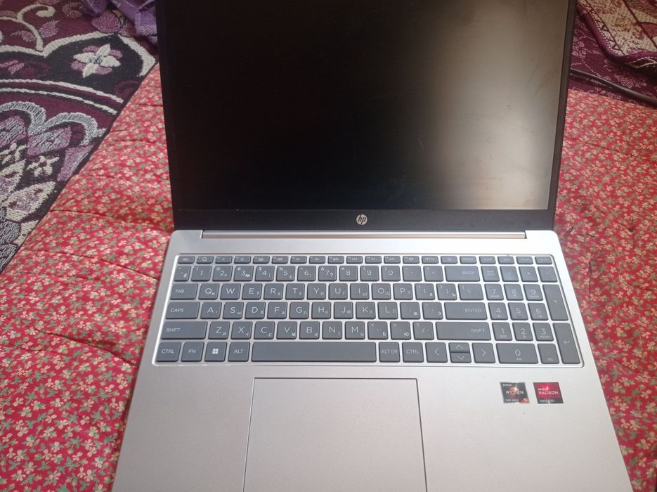 Ноутбук HP
15-fc0122nia


• AMD RyzenTM 5 7520U APU [1]
• 512GB Solid