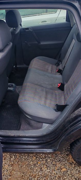 Wolkswagen Polo 2005 1.2 бензин 4+1 врати