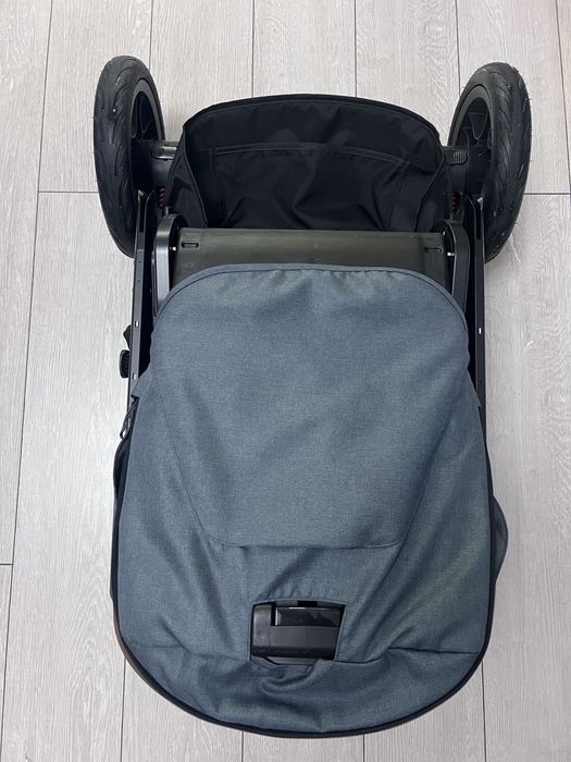 Carucior 3in1 JOIE A-Tour Chrome Dlx T1201GAMNL0, 5 puncte, 0 luni+, gri antracit-negru