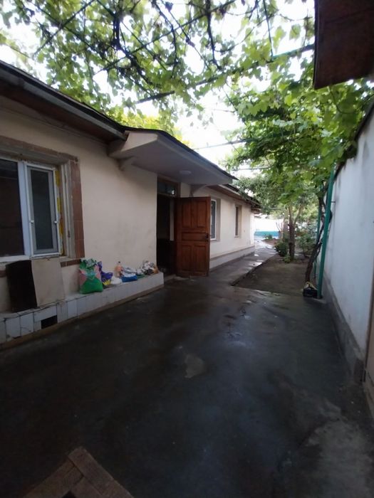 Продаеься дом, 2,5 стоки, есть бассейн. Можно приобрести в рассрочку.