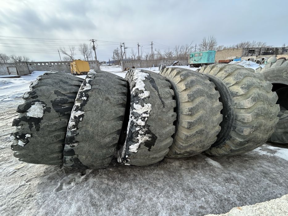 Продам резину на погрузчик цена 35000