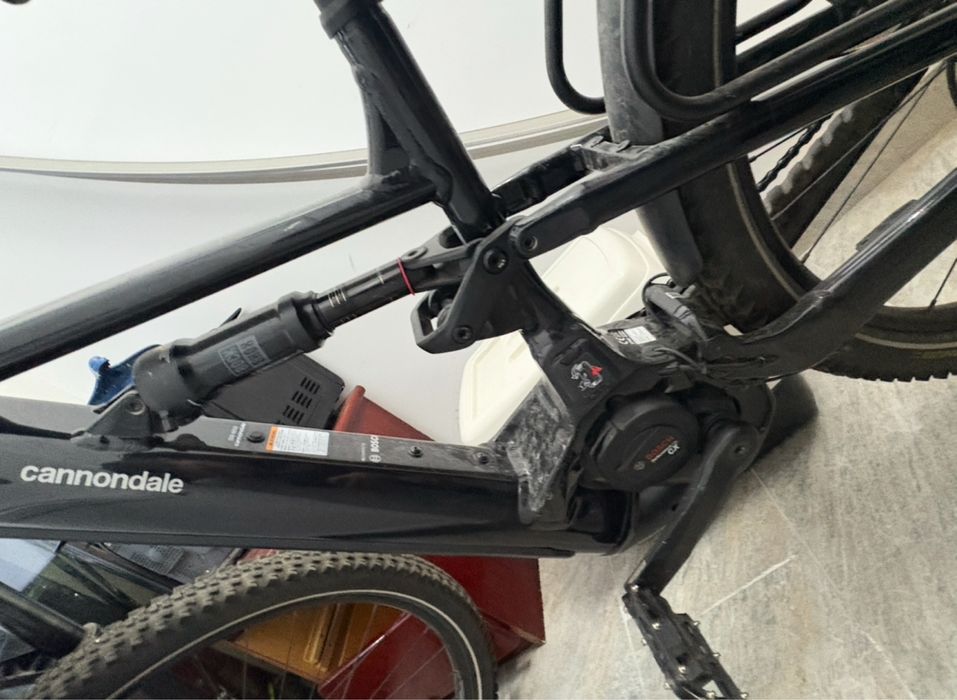 Bicicleta cannondale moterra 2022