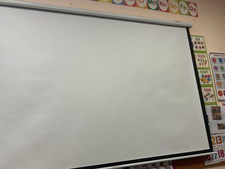 Продам Экран дл проектора