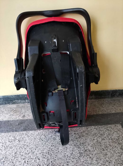 Детска седалка/кошница за автомобил