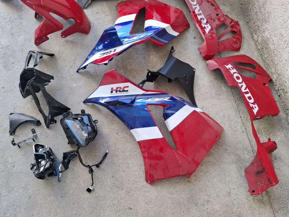 Пластмаси Honda cbr600rr 2025 2026 фар