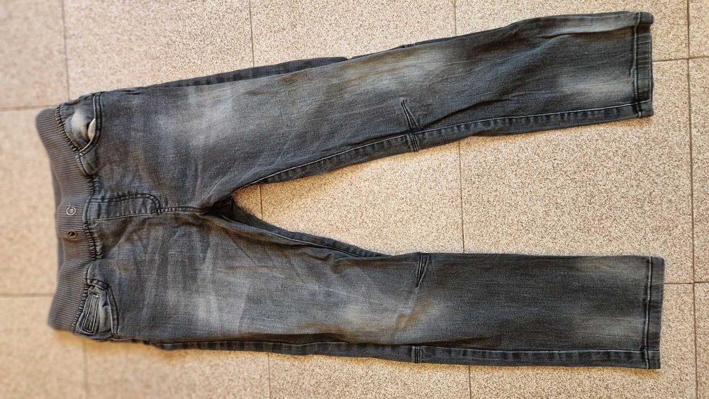 Дънки за момче. Като нови.Цената е 20лв за бр.