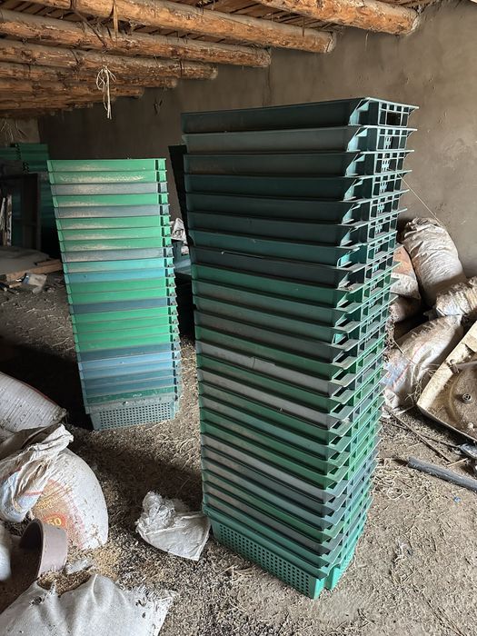 Продам пластиковая тара (ящики)