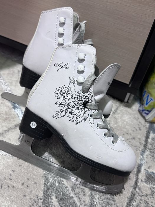 Продам коньки 3-5 лет