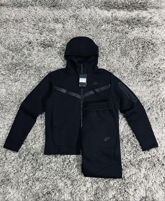 Under Armour, Tech fleece