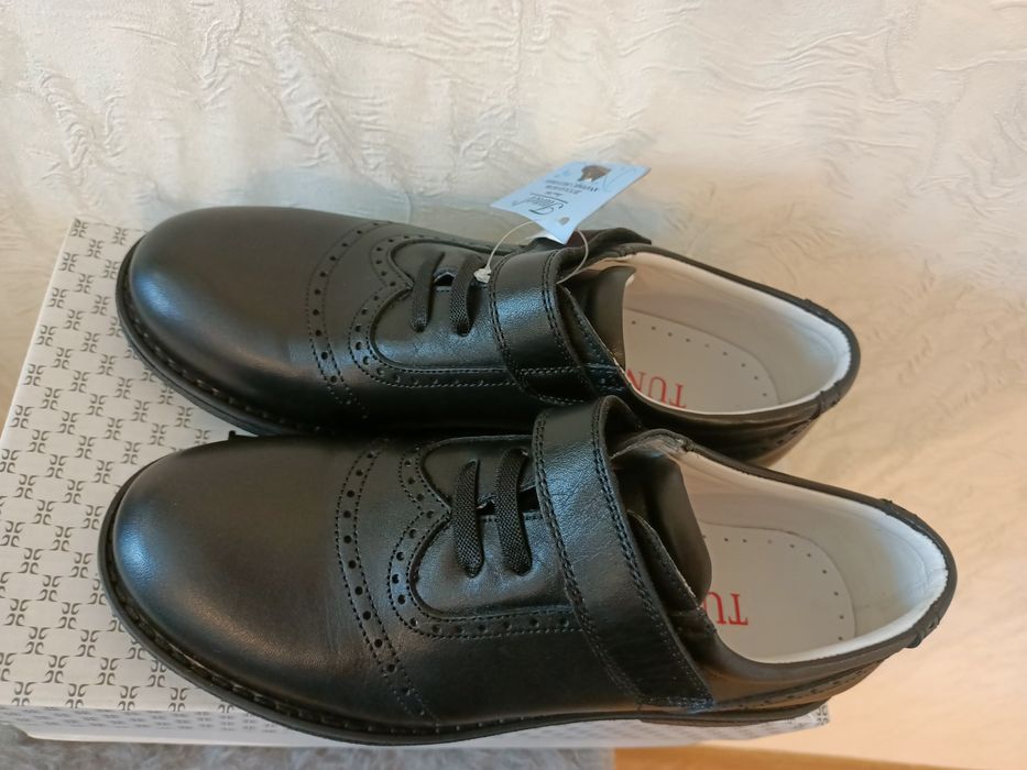 Продам туфли на мальчика 35р.