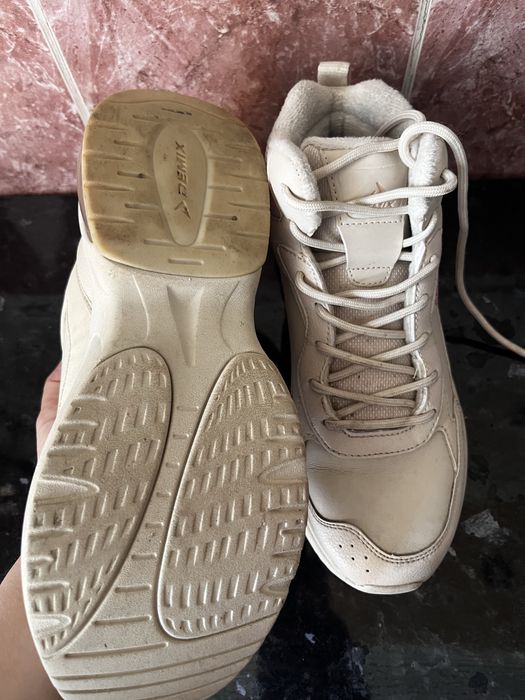 Кроссовки демисезон