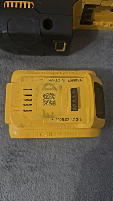 Vând rotopercutor Dewalt 273 ca NOU!