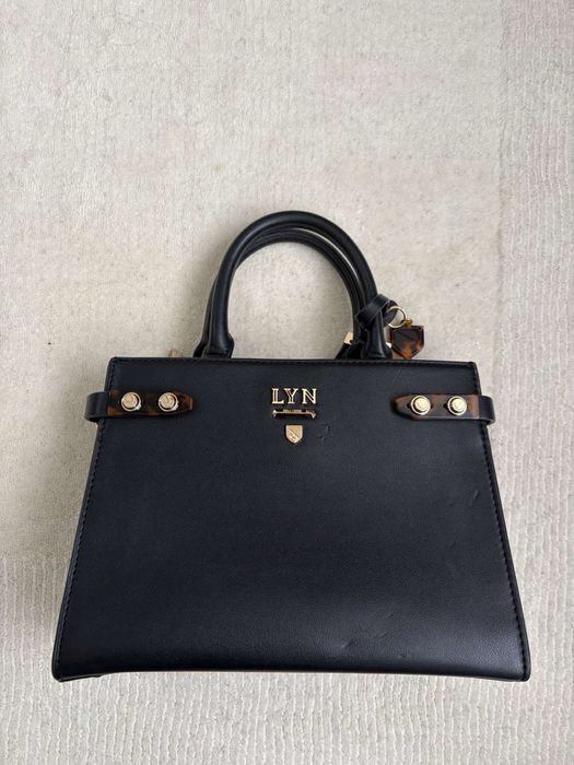 LYN black Handbag