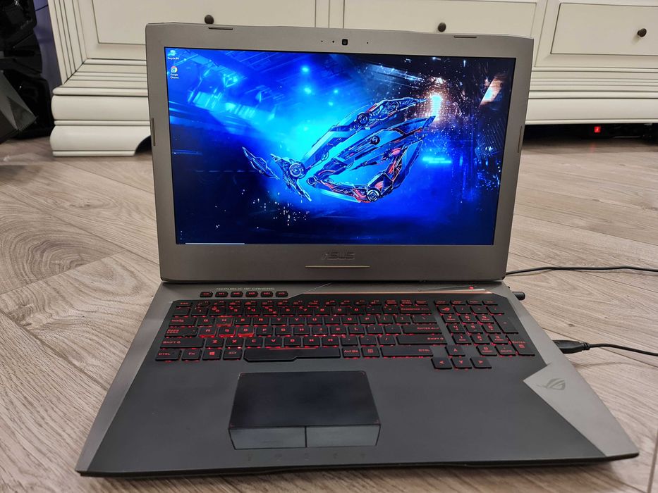 laptop gaming Asus Rog ,intel core i7,video 8 dedicat, ram 16 gb, 17,3