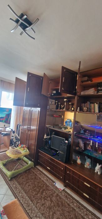 Продавам Ретро Секция