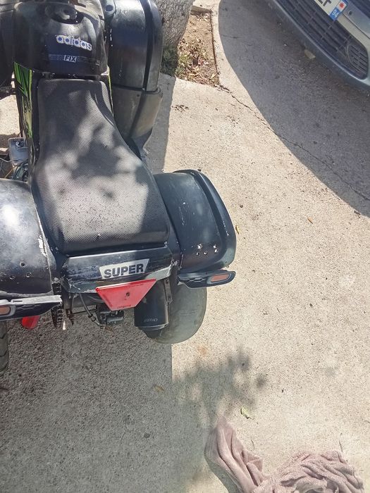 Fac scihb cu cross nu mă interesează scutere decât cros