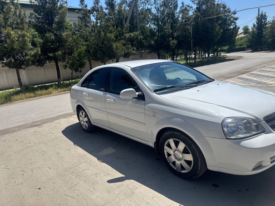 2011 yil oq lacetti