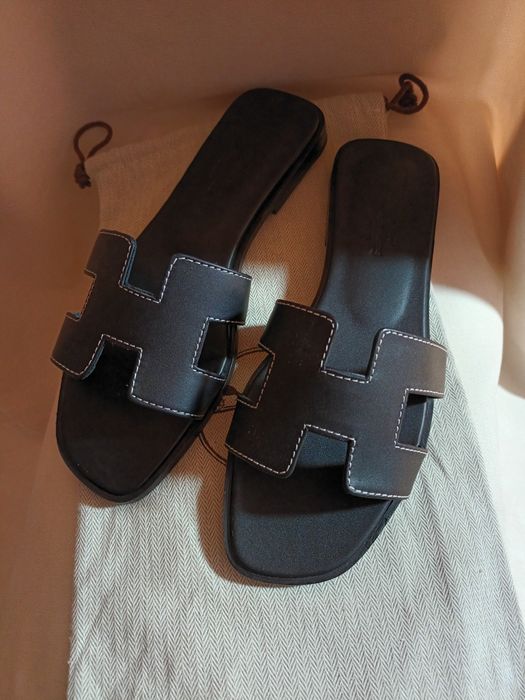 Hermès и Miu Miu чехли налични