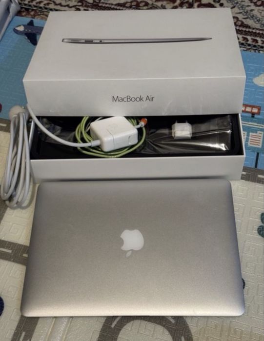 MacBook Air 13 2015 / Core i5 / 8GB